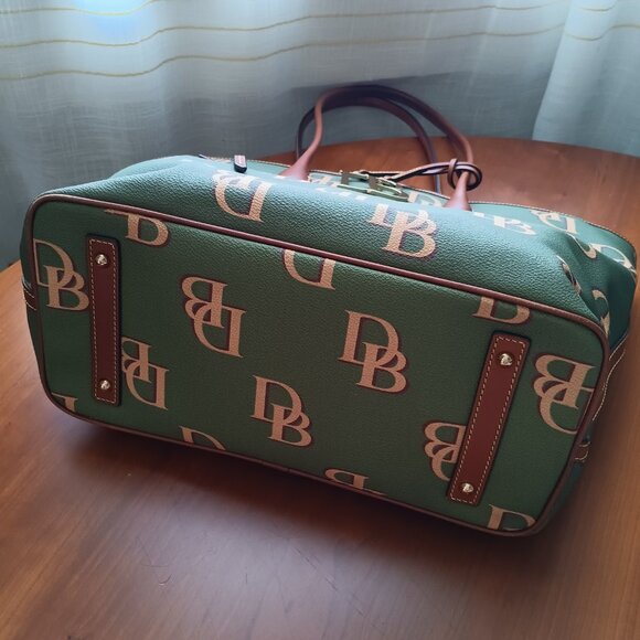 Dooney & Bourke Green Signature Logo Large Pebble Grain Leather Tote - Picture 3 of 16